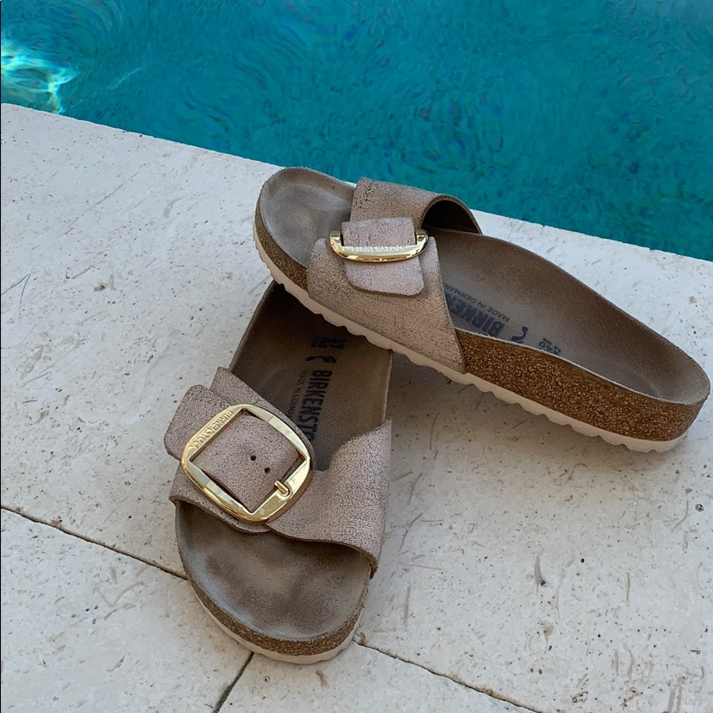Rose Gold Madrid Birkenstock’s gold buckle 37